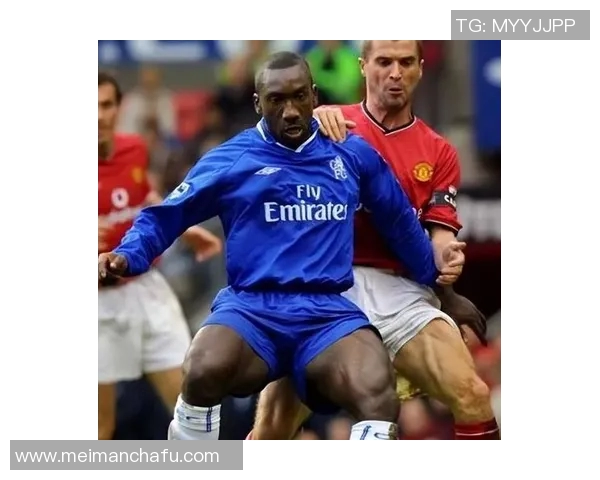 足球明星大腿直径揭秘运动员体型与表现之间的关系分析