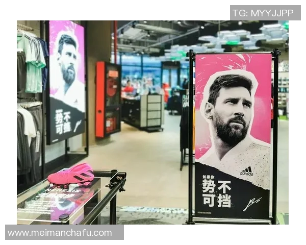 全球足球巨星百人榜揭晓球迷心目中的传奇球员盘点与回顾